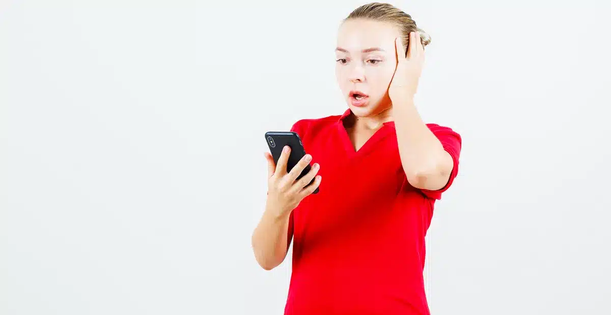 کلیک بر روی لینک ناشناس